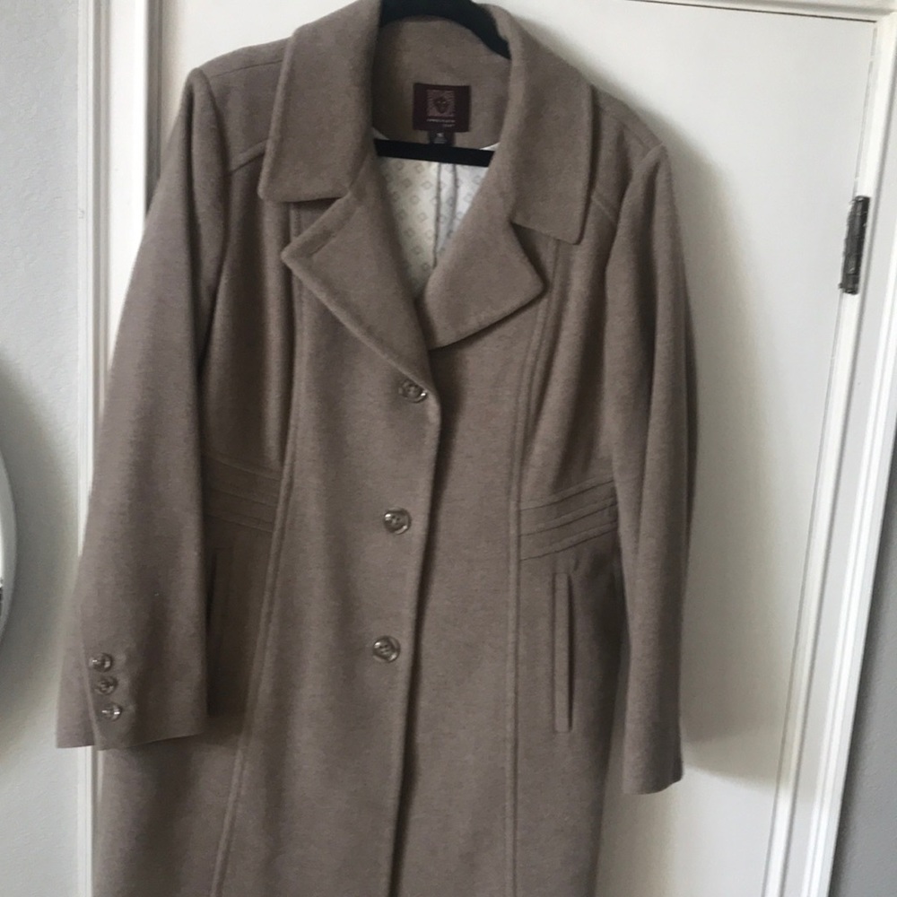 Women’s 16 beige Anne Klein coat